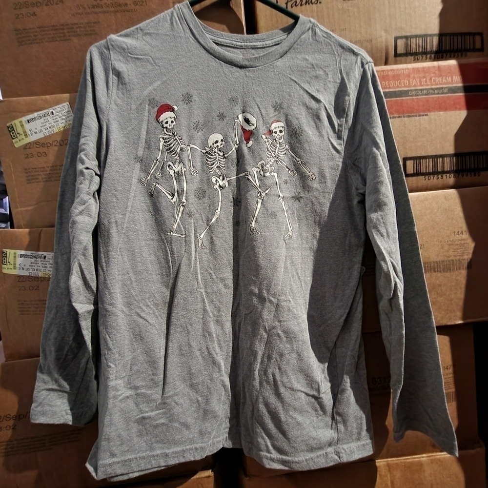 Holiday Time Christmas Skeletons Graphic Long Sleeve T-Shirt Boys XL (14-16) EUC